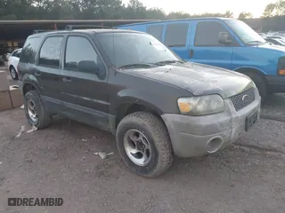 2007 Ford Escape XLS with VIN 1FMYU02Z37KB57731, listed as a IAAI auction lot 41326338 with 192,179 mi miles. Bid and sale history available at carsss.com. Image 1.