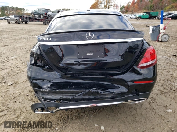 2018 Mercedes-Benz E-Class E 300 with VIN WDDZF4JBXJA371181, listed as a Copart auction lot 68609982 with 28,860 mi miles. Bid and sale history available at carsss.com. Image 6.