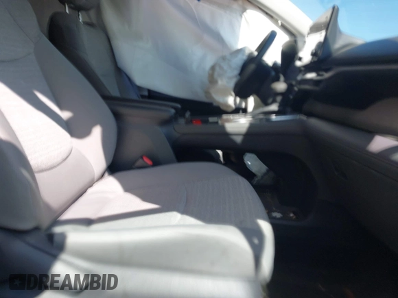 2021 Toyota Sienna LE z VIN 5TDKRKEC0MS062918, wystawiony jako IAAI lot #42382540 z przebiegiem 54 271 mil mil oraz . Historia ofert i sprzedaży dostępna na DreamBid. Obrazek 5.