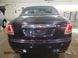 2018 Rolls-Royce Dawn z VIN SCA666D56JU107749, wystawiony jako Copart lot #46992895 z przebiegiem 15 379 mil mil oraz Tytuł czysty. Historia ofert i sprzedaży dostępna na DreamBid. Obrazek 6.
