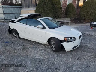 2010 Volvo C70 with VIN YV1672MCXAJ094349, listed as a Copart auction lot 81550144 with 0 mi miles and Clean Title. Bid and sale history available at carsss.com. Image 4.