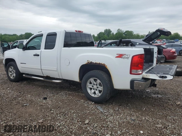 2010 GMC Sierra 1500 SLE z VIN 1GTSKVE36AZ149335, wystawiony jako Copart lot #59776005 z przebiegiem 83 381 mil mil oraz Czysty tytuł • Clean title. Historia ofert i sprzedaży dostępna na DreamBid. Obrazek 2.