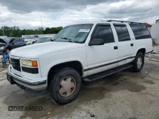 1999 GMC Suburban z VIN 3GKFK16R3XG517626, wystawiony jako Copart lot #57472465 z przebiegiem 266 299 mil mil oraz Nie do naprawy • Non repairable. Historia ofert i sprzedaży dostępna na DreamBid. Obrazek 1.