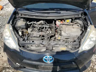 2014 Toyota Prius c One with VIN JTDKDTB39E1562504, listed as a Copart auction lot 52150365 with 195,052 mi miles and Salvage Title. Bid and sale history available at carsss.com. Image 11.