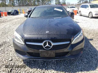 2018 Mercedes-Benz C 300 z VIN WDDWJ4KB0JF633700, wystawiony jako Copart lot #48311415 z przebiegiem 137 107 mil mil oraz Szkoda całkowita • Salvage title. Historia ofert i sprzedaży dostępna na DreamBid. Obrazek 5.