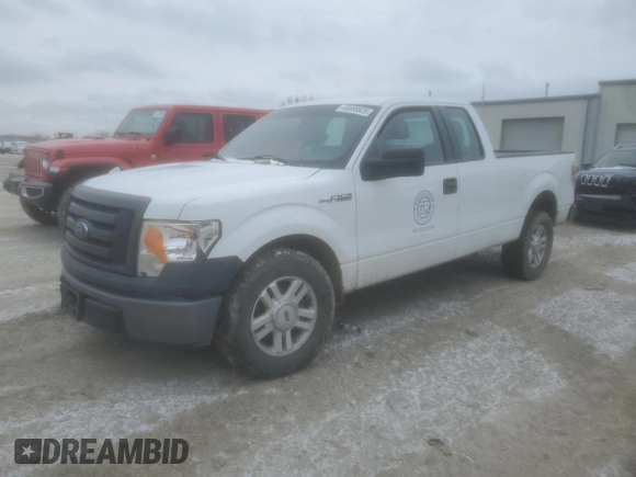 2010 Ford F-150 XL with VIN 1FTEX1CW9AFC75002, listed as a Copart auction lot 45695925 with 175,102 mi miles and Salvage Title. Bid and sale history available at carsss.com. Image 1.