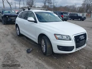 2010 Audi Q5 Premium with VIN WA1CKAFP3AA051936, listed as a IAAI auction lot 41808963 with 215,704 mi miles. Bid and sale history available at carsss.com. Image 1.