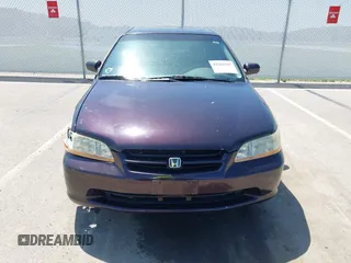 1998 Honda Accord EX z VIN 1HGCG1658WA042017, wystawiony jako IAAI lot #42263347 z przebiegiem 109 364 mil mil oraz . Historia ofert i sprzedaży dostępna na DreamBid. Obrazek 12.