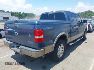 2004 Ford F-150 XLT z VIN 1FTPW14514KC84712, wystawiony jako IAAI lot #42636693 z przebiegiem 244 188 mil mil oraz . Historia ofert i sprzedaży dostępna na DreamBid. Obrazek 4.