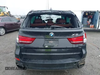 2015 BMW X5 xDrive50i z VIN 5UXKR6C56F0J78575, wystawiony jako IAAI lot #41933018 z przebiegiem Nie podano mil oraz . Historia ofert i sprzedaży dostępna na DreamBid. Obrazek 17.