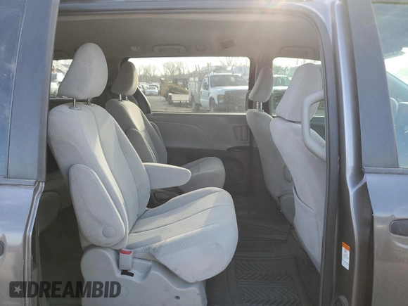2018 Toyota Sienna L with VIN 5TDZZ3DCXJS931025, listed as a Copart auction lot 49206645 with 141,125 mi miles and Clean Title. Bid and sale history available at DreamBid. Image 11.