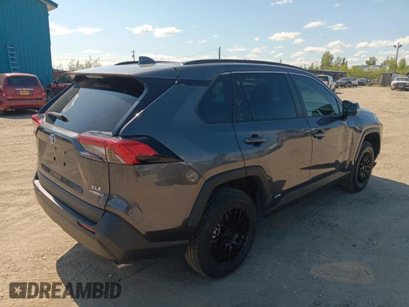 2022 Toyota RAV4 Hybrid XLE Premium with VIN 2T3B6RFV8NW035595, listed as a Copart auction lot 63302015 with 31,764 mi miles and Salvage title. Bid and sale history available at DreamBid. Image 3.