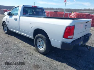 2017 Ram 1500 Tradesman z VIN 3C6JR6DG2HG734559, wystawiony jako IAAI lot #41650921 z przebiegiem 120 953 mil mil oraz . Historia ofert i sprzedaży dostępna na DreamBid. Obrazek 3.