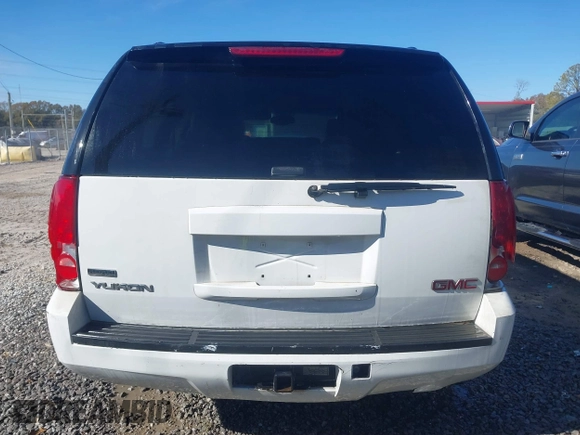 2011 GMC Yukon SLE with VIN 1GKS1AE01BR357646, listed as a IAAI auction lot 41352588 with 193,225 mi miles. Bid and sale history available at carsss.com. Image 16.
