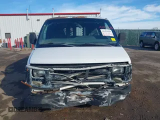 2002 Chevrolet City Express Cargo z VIN 1GCEG15W621214878, wystawiony jako IAAI lot #41421628 z przebiegiem 317 487 mil mil oraz . Historia ofert i sprzedaży dostępna na DreamBid. Obrazek 12.
