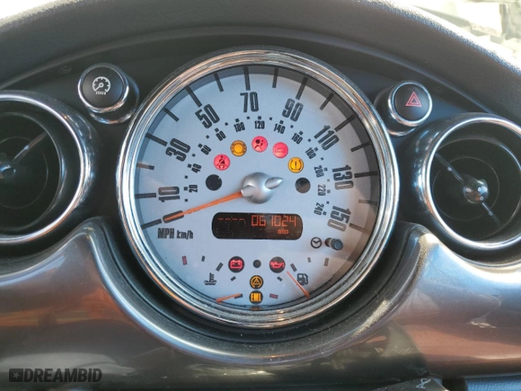 2008 MINI Cooper Convertible with VIN WMWRF33518TF67472, listed as a Copart auction lot 72073604 with 61,024 mi miles and Salvage Title. Bid and sale history available at carsss.com. Image 9.