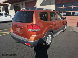 2009 Kia Borrego EX with VIN KNDJH741795016267, listed as a Copart auction lot 87370054 with 208,940 mi miles and Clean Title. Bid and sale history available at carsss.com. Image 4.