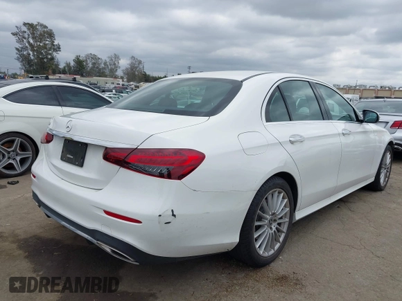 2021 Mercedes-Benz E 350 with VIN W1KZF8DB5MA960016, listed as a IAAI auction lot 42077589 with 52,264 mi miles and . Bid and sale history available at DreamBid. Image 4.