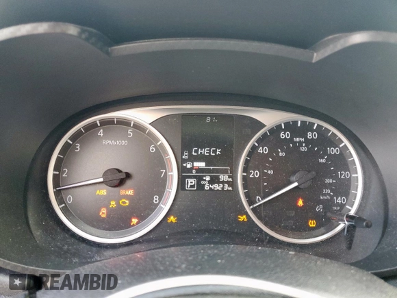 2020 Nissan Versa S z VIN 3N1CN8DV1LL920734, wystawiony jako Copart lot #54471725 z przebiegiem 64 923 mil mil oraz Szkoda całkowita • Salvage title. Historia ofert i sprzedaży dostępna na DreamBid. Obrazek 9.
