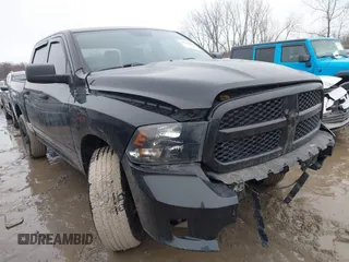 2018 Ram 1500 Express z VIN 1C6RR7KG2JS224643, wystawiony jako IAAI lot #41459605 z przebiegiem 156 215 mil mil oraz . Historia ofert i sprzedaży dostępna na DreamBid. Obrazek 1.