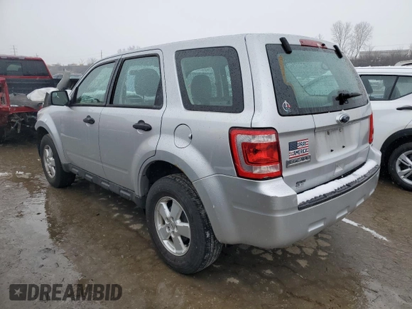2010 Ford Escape XLS с VIN 1FMCU0C77AKD47899, выставлен на аукционе Copart как лот 45043535 с пробегом Не указан миль и Списание • Salvage title. История ставок и продаж доступна на DreamBid. Изображение 2.