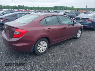 2012 Honda Civic LX z VIN 2HGFB2F55CH600274, wystawiony jako IAAI lot #42225760 z przebiegiem 249 516 mil mil oraz . Historia ofert i sprzedaży dostępna na DreamBid. Obrazek 4.