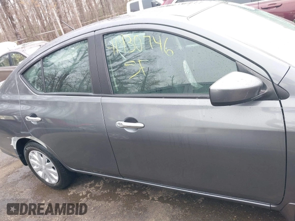 2019 Nissan Versa SV z VIN 3N1CN7AP8KL838112, wystawiony jako IAAI lot #41930746 z przebiegiem 27 404 mil mil oraz . Historia ofert i sprzedaży dostępna na DreamBid. Obrazek 13.