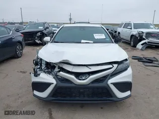 2022 Toyota Camry SE with VIN 4T1G11AK0NU662447, listed as a IAAI auction lot 41429553 with 65,940 mi miles. Bid and sale history available at carsss.com. Image 12.