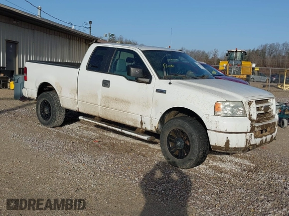 2005 Ford F-150 STX with VIN 1FTRX14W15NB34372, listed as a IAAI auction lot 41660412 with 104,086 mi miles. Bid and sale history available at carsss.com. Image 1.