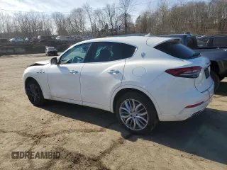2022 Maserati Levante GT with VIN ZN661XUA3NX389376, listed as a Copart auction lot 41491404 with 21,494 mi miles. Bid and sale history available at carsss.com. Image 2.