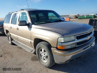 2000 Chevrolet Suburban LS with VIN 3GNEC16T5YG144176, listed as a IAAI auction lot 40986871 with 1 mi miles. Bid and sale history available at carsss.com. Image 1.