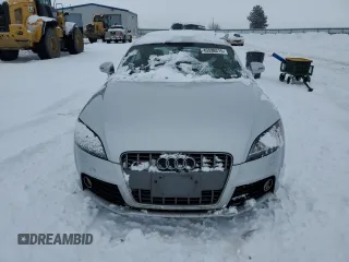 2010 Audi TTS z VIN TRUK1AFK3A1021009, wystawiony jako Copart lot #45598215 z przebiegiem 80 615 mil mil oraz Szkoda całkowita • Salvage title. Historia ofert i sprzedaży dostępna na DreamBid. Obrazek 5.