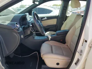 2017 Mercedes-Benz B Electric Drive with VIN WDDVP9ABXHJ015560, listed as a Copart auction lot 69035934 with 32,639 mi miles and Clean Title. Bid and sale history available at carsss.com. Image 7.