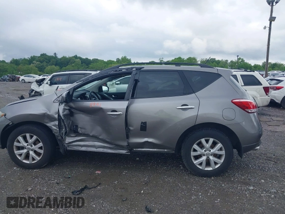 2011 Nissan Murano SL z VIN JN8AZ1MW3BW181761, wystawiony jako IAAI lot #42198941 z przebiegiem 135 150 mil mil oraz . Historia ofert i sprzedaży dostępna na DreamBid. Obrazek 14.