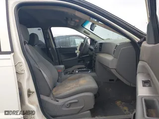 2006 Jeep Grand Cherokee Laredo with VIN 1J4GS48K06C172214, listed as a IAAI auction lot 41952499 with 167,208 mi miles. Bid and sale history available at carsss.com. Image 5.