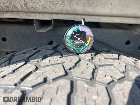 2013 Ford F-150 XL с VIN 1FTFX1EF1DKE89253, выставлен на аукционе IAAI как лот 42575807 с пробегом 211 037 миль миль и . История ставок и продаж доступна на DreamBid. Изображение 6.