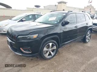 2020 Jeep Cherokee Limited с VIN 1C4PJLDB9LD599972, выставлен на аукционе IAAI как лот 42619796 с пробегом 128 083 миль миль и . История ставок и продаж доступна на DreamBid. Изображение 16.