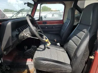 1987 Jeep Wrangler z VIN 2BCCV8137HB529480, wystawiony jako Copart lot #60081245 z przebiegiem 717 279 mil mil oraz Czysty tytuł • Clean title. Historia ofert i sprzedaży dostępna na DreamBid. Obrazek 7.