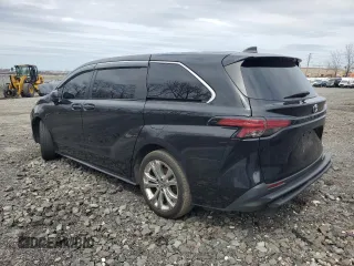 2022 Toyota Sienna LE z VIN 5TDKRKEC0NS109334, wystawiony jako Copart lot #51304205 z przebiegiem 177 758 mil mil oraz Szkoda całkowita • Salvage title. Historia ofert i sprzedaży dostępna na DreamBid. Obrazek 2.