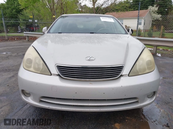 2005 Lexus ES 330 with VIN JTHBA30G755069068, listed as a IAAI auction lot 41947770 with 274,531 mi miles. Bid and sale history available at carsss.com. Image 12.