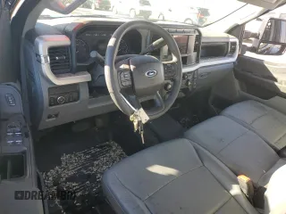 2023 Ford F-250 XL z VIN 1FT7W2AA5PEC70922, wystawiony jako Copart lot #81180284 z przebiegiem Nie podano mil oraz Czysty tytuł • Clean title. Historia ofert i sprzedaży dostępna na DreamBid. Obrazek 8.