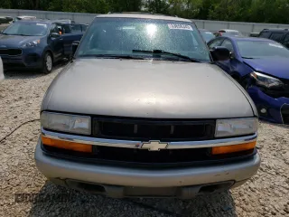 2000 Chevrolet Blazer LS z VIN 1GNCT18W3YK175871, wystawiony jako Copart lot #58230204 z przebiegiem Nie podano mil oraz Nie do naprawy • Non repairable. Historia ofert i sprzedaży dostępna na DreamBid. Obrazek 5.