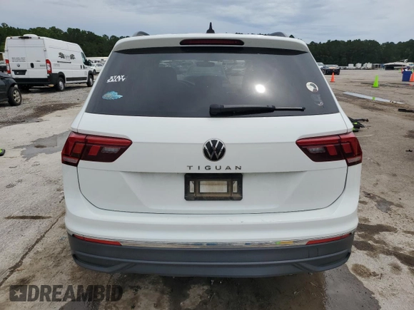 2023 Volkswagen Tiguan S z VIN 3VVRB7AX6PM088325, wystawiony jako Copart lot #61055065 z przebiegiem 27 297 mil mil oraz Szkoda całkowita • Salvage title. Historia ofert i sprzedaży dostępna na DreamBid. Obrazek 6.