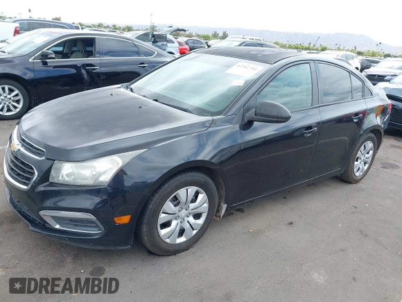 2015 Chevrolet Cruze LS z VIN 1G1PA5SH4F7155493, wystawiony jako IAAI lot #42202780 z przebiegiem 179 528 mil mil oraz . Historia ofert i sprzedaży dostępna na DreamBid. Obrazek 2.