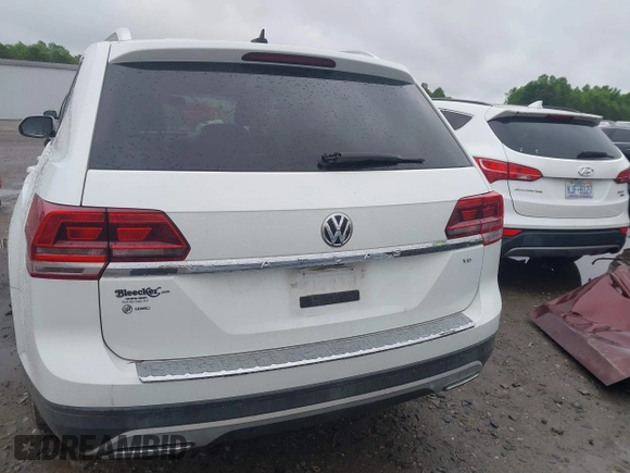 2018 Volkswagen Atlas Launch Edition with VIN 1V2BR2CA2JC512016, listed as a IAAI auction lot 42252569 with 130,628 mi miles and . Bid and sale history available at DreamBid. Image 16.