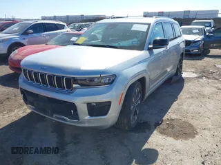 2021 Jeep Grand Cherokee Overland with VIN 1C4RJKDG4M8129163, listed as a IAAI auction lot 41475917 with 32,189 mi miles and . Bid and sale history available at DreamBid. Image 17.