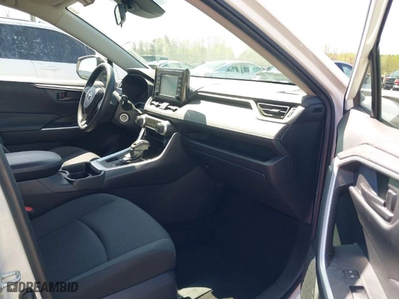 2019 Toyota RAV4 LE with VIN JTMG1RFV9KJ011935, listed as a IAAI auction lot 41904474 with 47,911 mi miles. Bid and sale history available at carsss.com. Image 5.