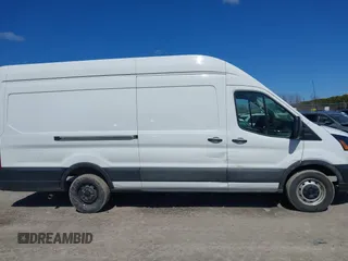 2022 Ford Transit Cargo z VIN 1FTBR3X8XNKA71066, wystawiony jako IAAI lot #41771120 z przebiegiem 87 702 mil mil oraz . Historia ofert i sprzedaży dostępna na DreamBid. Obrazek 12.