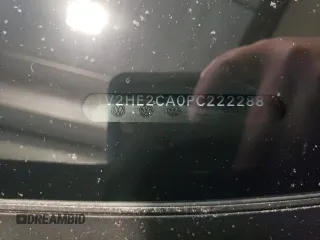 2023 Volkswagen Atlas SE z VIN 1V2HE2CA0PC222288, wystawiony jako Copart lot #57166165 z przebiegiem 18 142 mil mil oraz Szkoda całkowita • Salvage title. Historia ofert i sprzedaży dostępna na DreamBid. Obrazek 13.