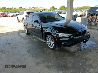 2018 BMW 3 Series 320i xDrive z VIN WBA8A3C51JA489672, wystawiony jako Copart lot #55775625 z przebiegiem 66 626 mil mil oraz Szkoda całkowita • Salvage title. Historia ofert i sprzedaży dostępna na DreamBid. Obrazek 13.